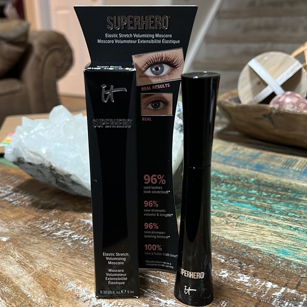 It Cosmetics Superhero Elastic Volumizing Mascara,